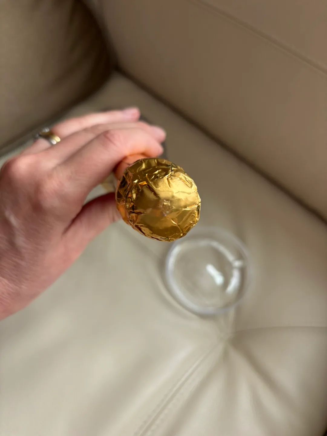 Empty Plastic Bottle with removable bottom image indicator(3)