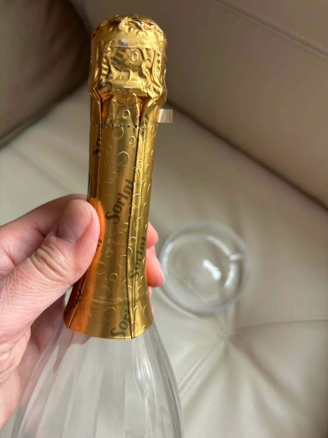 Empty Plastic Bottle with removable bottom image indicator(4)