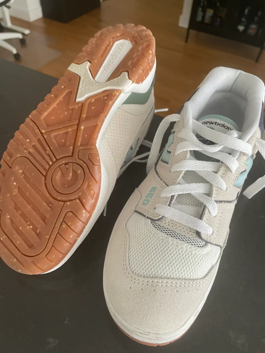 New Balance 550 Women’s Size 8 image indicator(4)