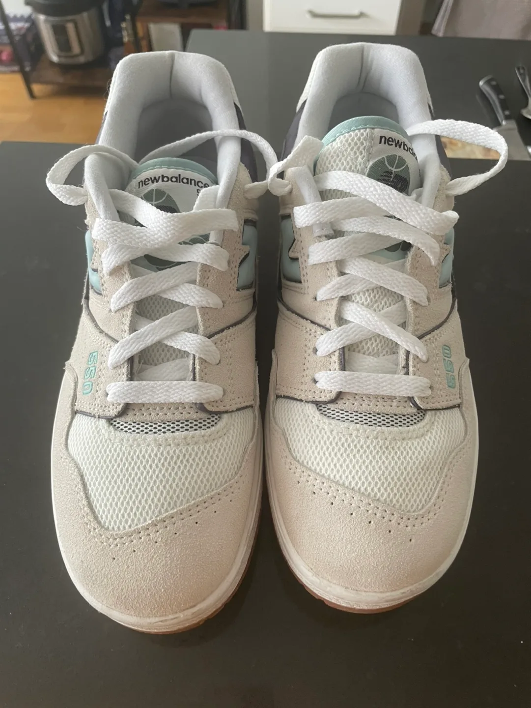 New Balance 550 Women’s Size 8 image indicator(2)