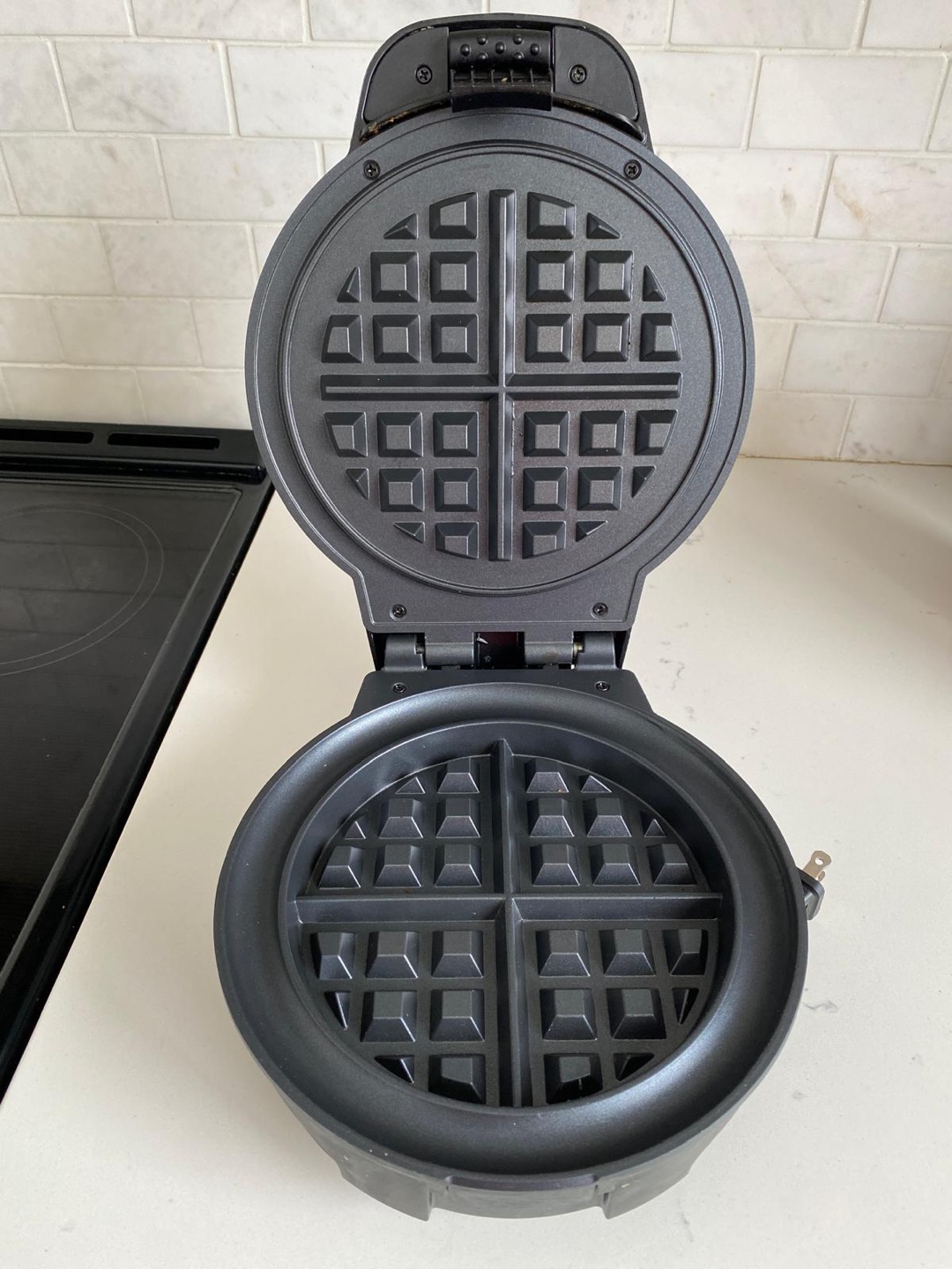 Chefman Round Waffle Maker - photo 2