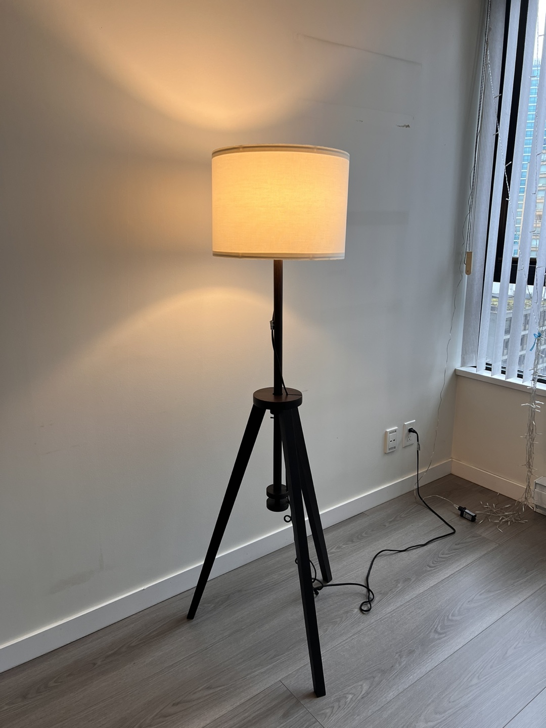 IKEA LAUTERS Floor Lamp - Brown Ash/White - photo 5