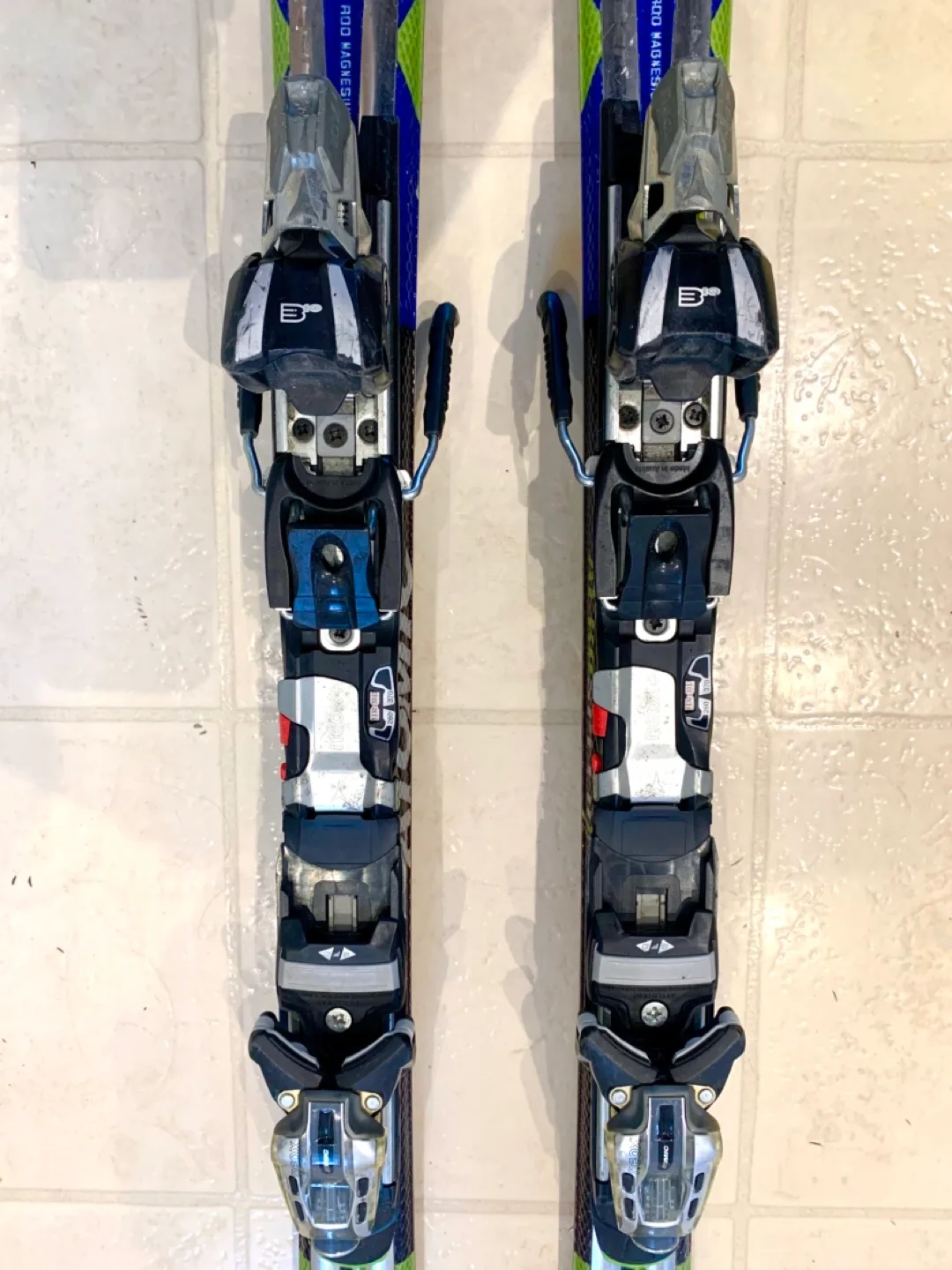 Atomic SX-10 Supercross skis - EX cond+free bindings adjust image indicator(4)