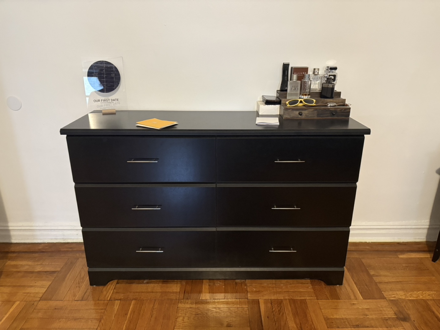Black Six-Drawer Dresser