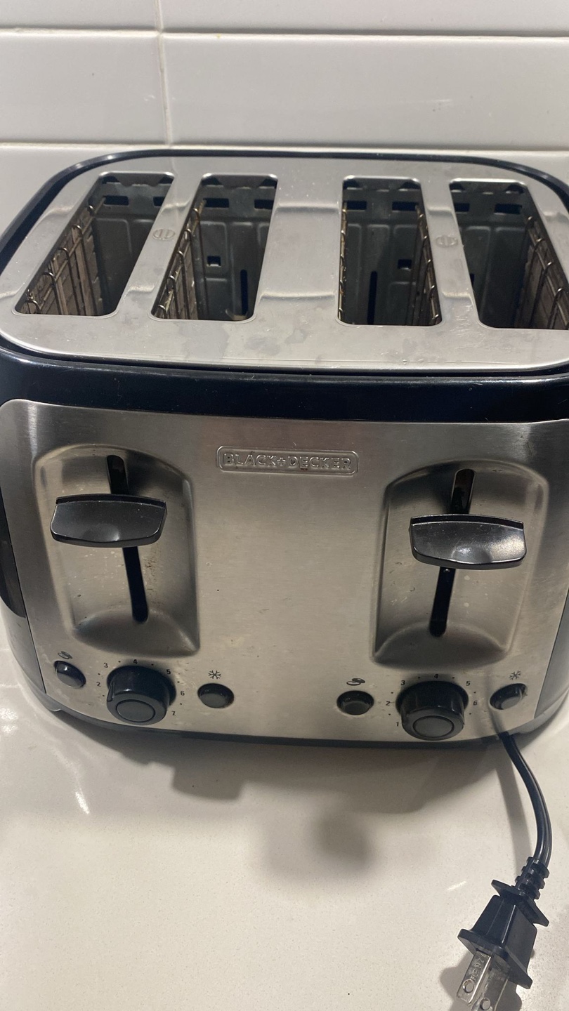Black + Decker 4-Slice Toaster - photo 2