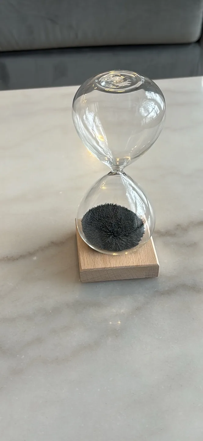 Kikkerland Magnetic Hourglass - 1 Minute image indicator(2)