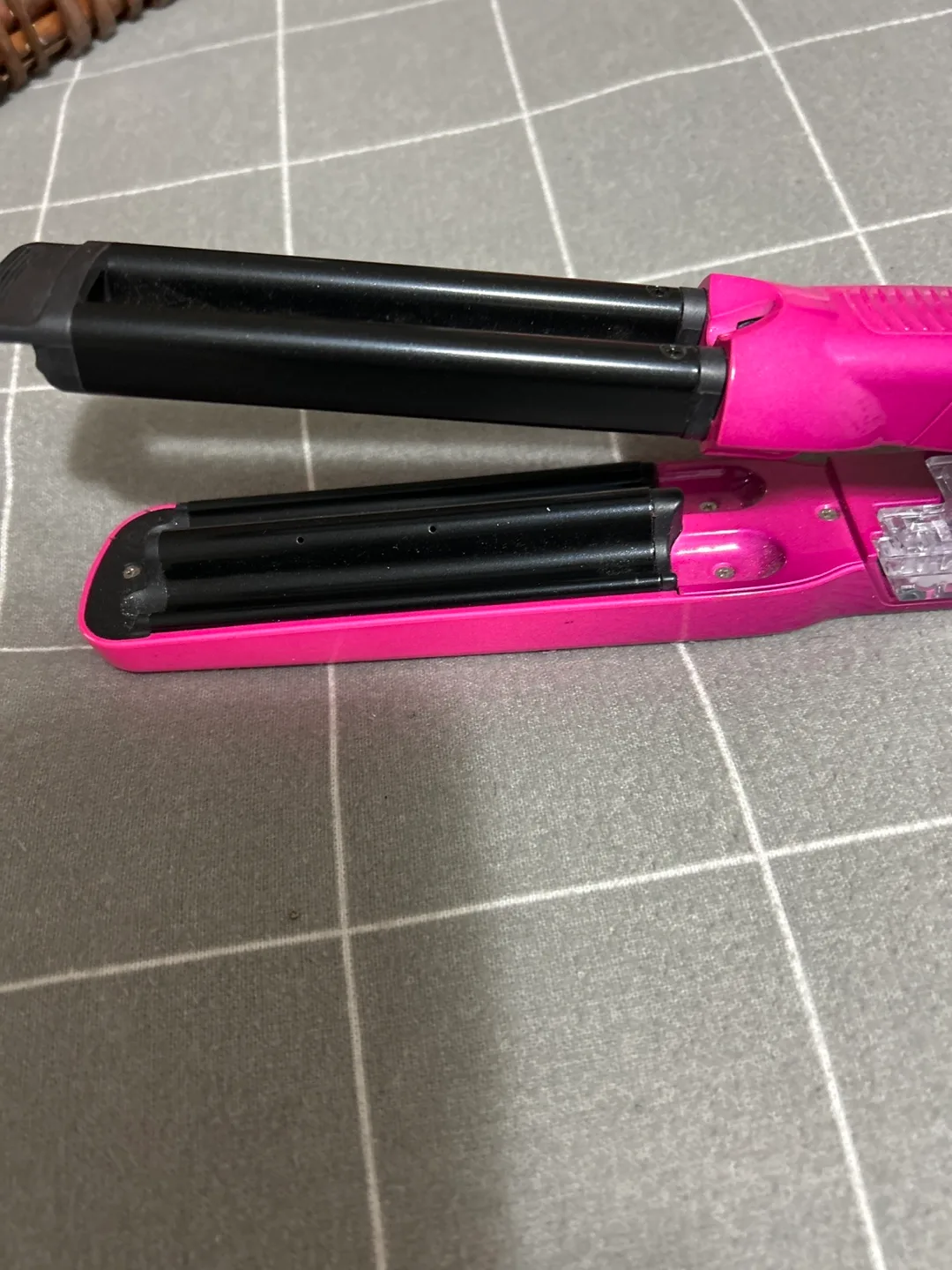 Infiniti Pro by Conair Triple Barrel Waver image indicator(2)