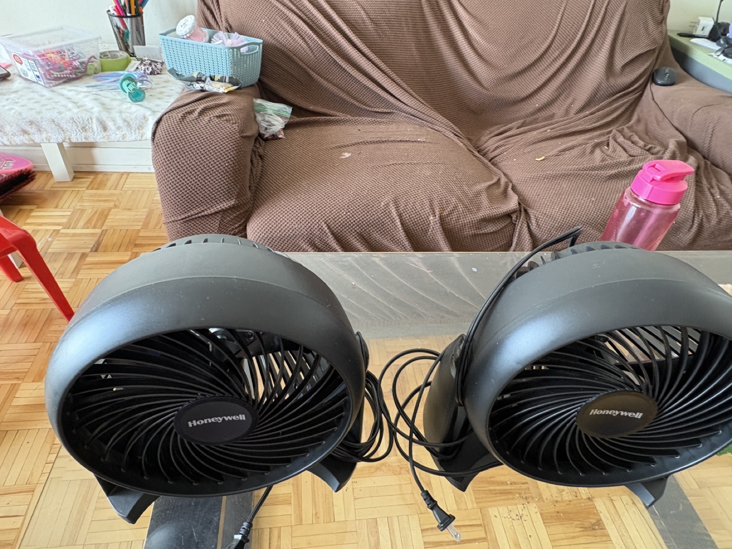 Pair of Honeywell 8-inch Personal Fans - photo 5