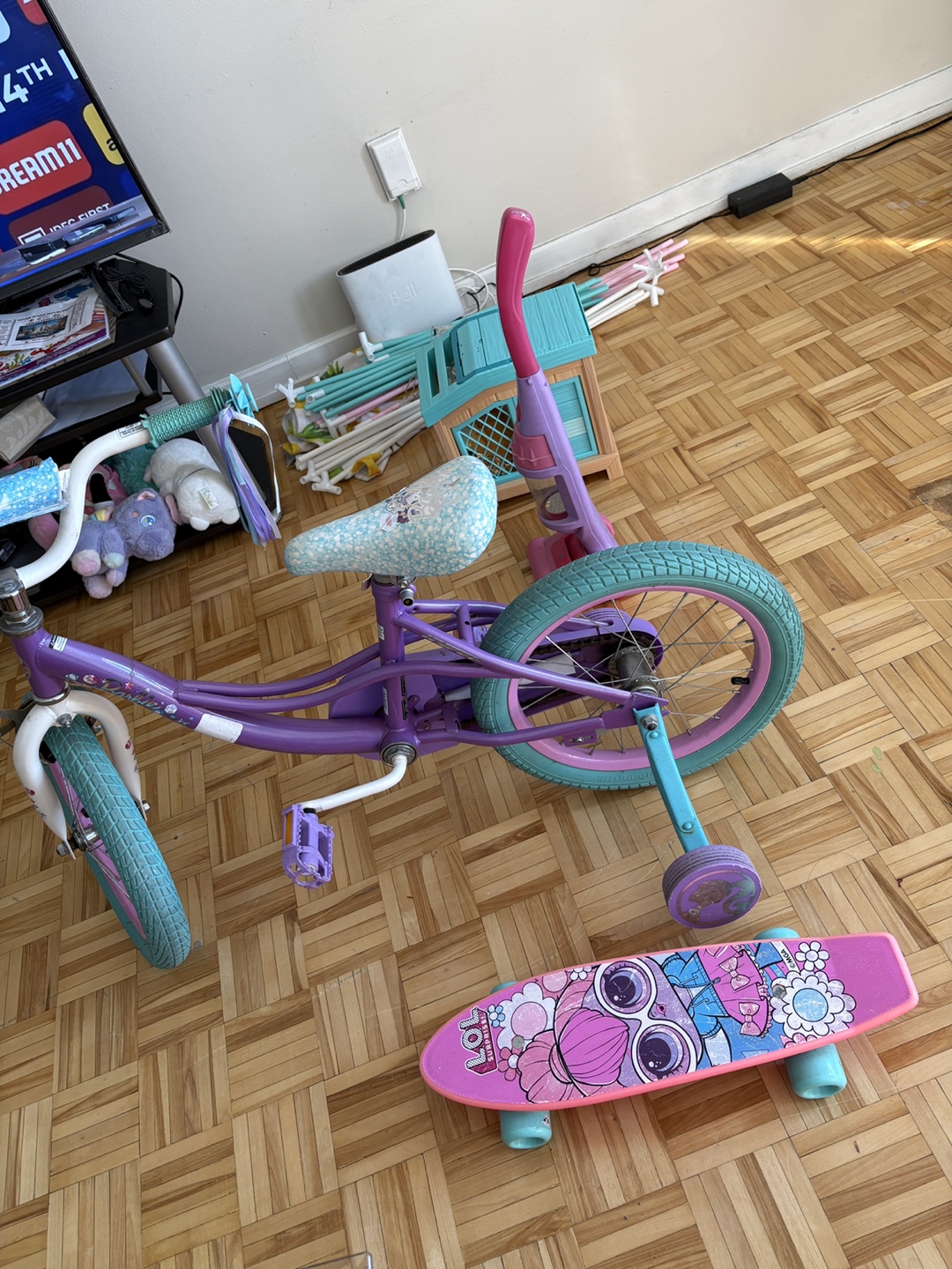 Girls' Frozen Bike with Training Wheels & Skateboard - photo 2