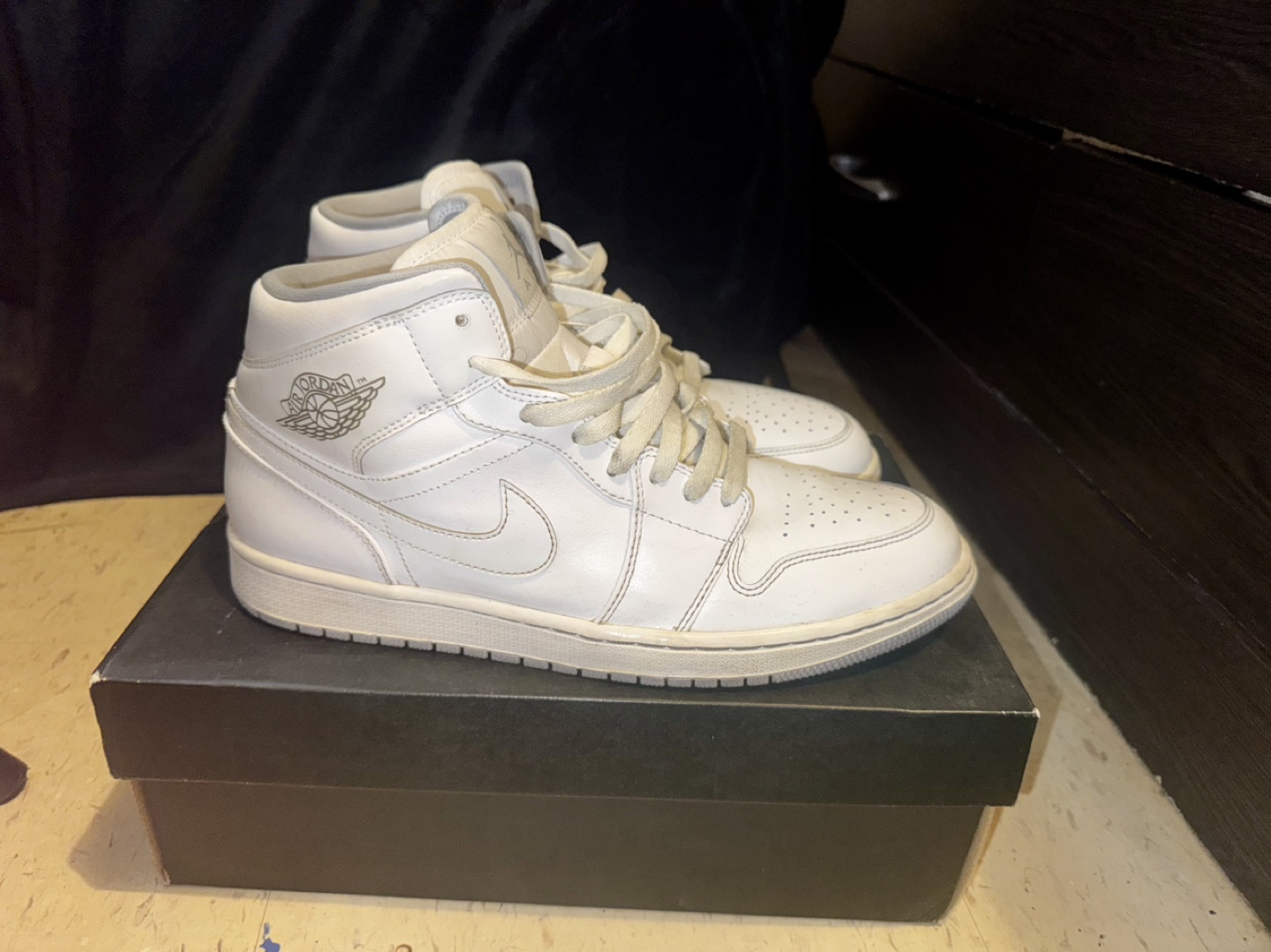 Air Jordan 1 Mid White - photo 3