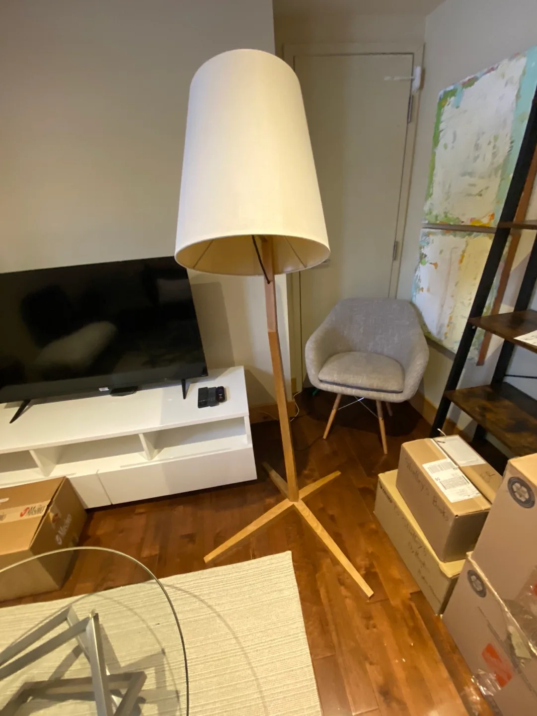 Modern Wooden Floor Lamp with White Shade image indicator(2)