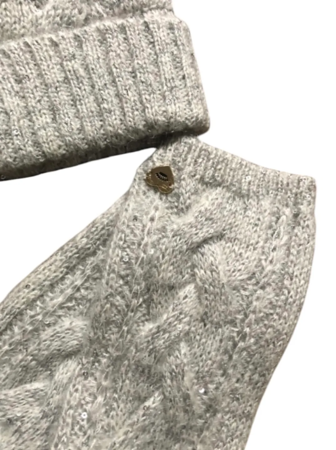 JUICY COUTURE Pom Pom Hat /Scarf/Glove Set image indicator(4)