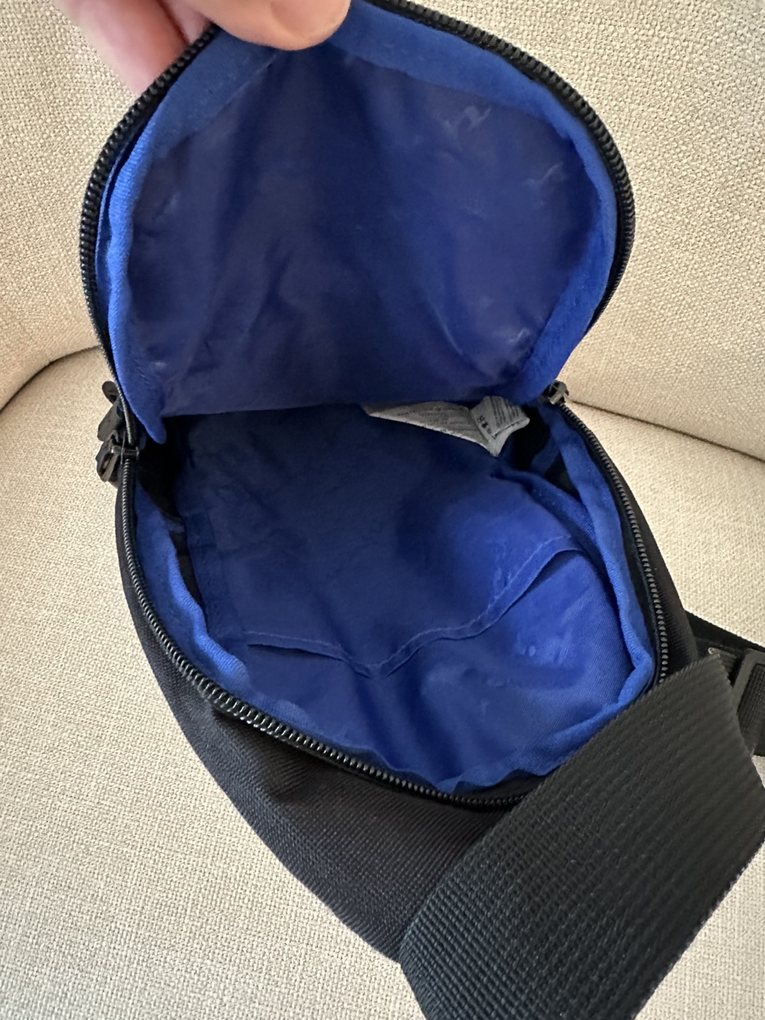 Champion Black Sling Bag - photo 3