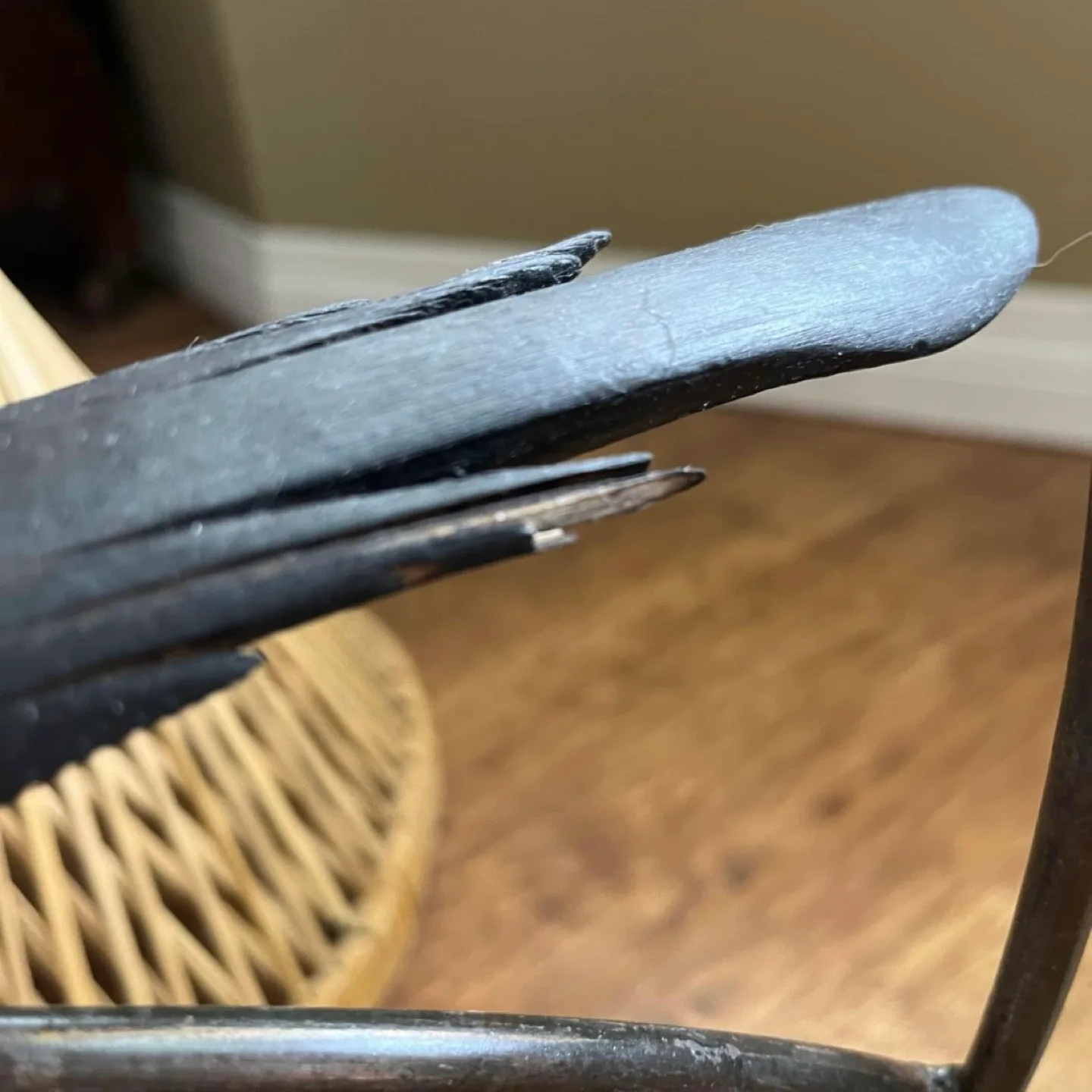 Unique Metal Bird Candle Holder image indicator(5)