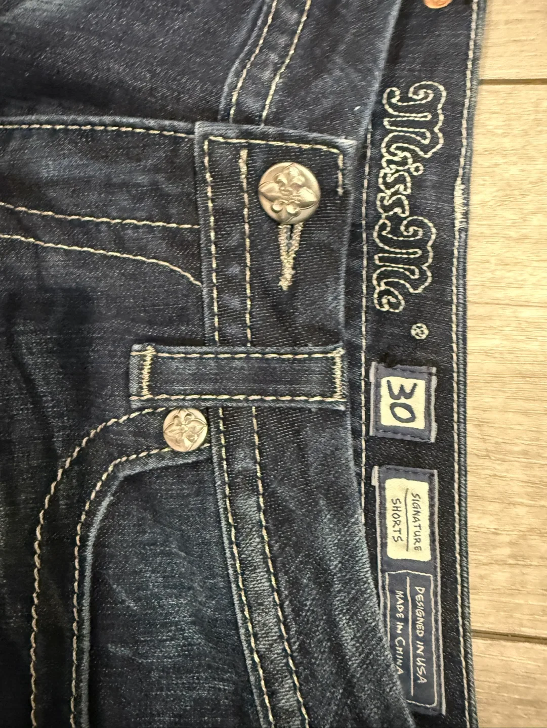 Miss Me Size 30 Dark Wash Denim Shorts image indicator(4)