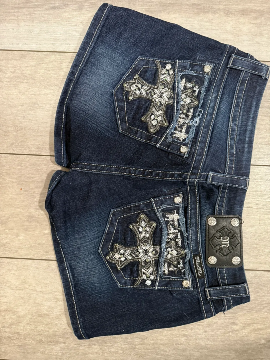 Miss Me Size 30 Dark Wash Denim Shorts image indicator(2)