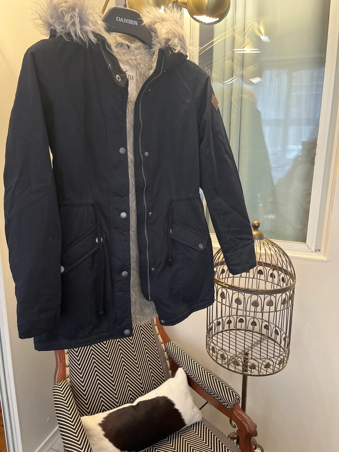 Hollister Co. black parka XS image indicator(2)