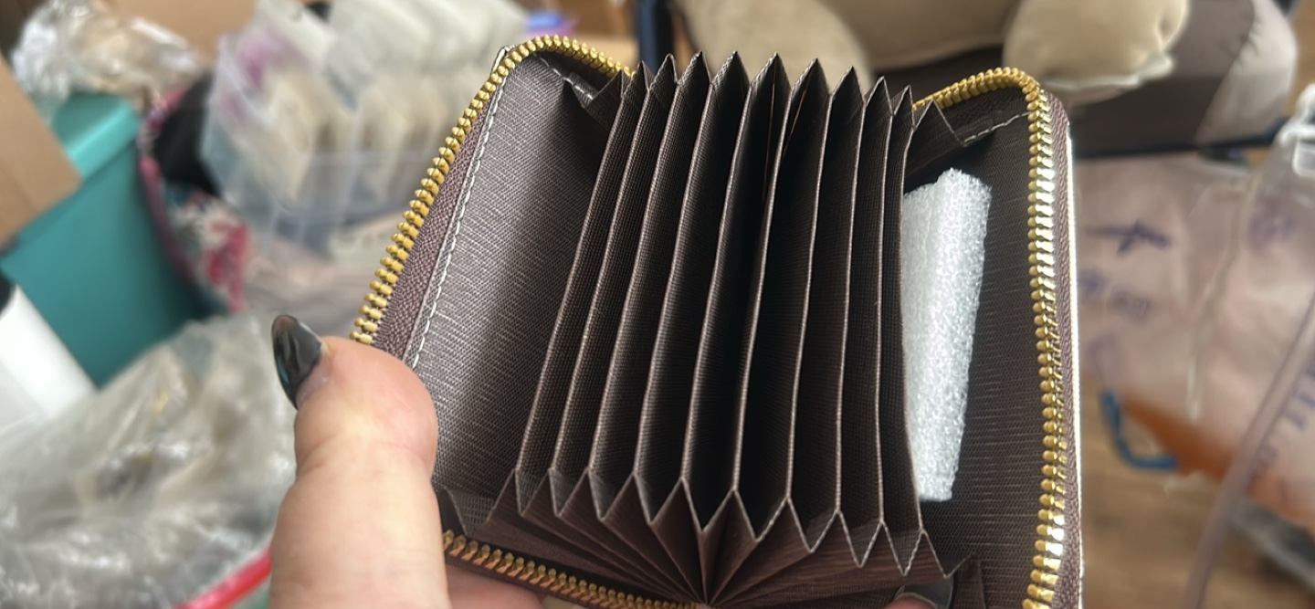 Two cute zip wallets! - photo 2