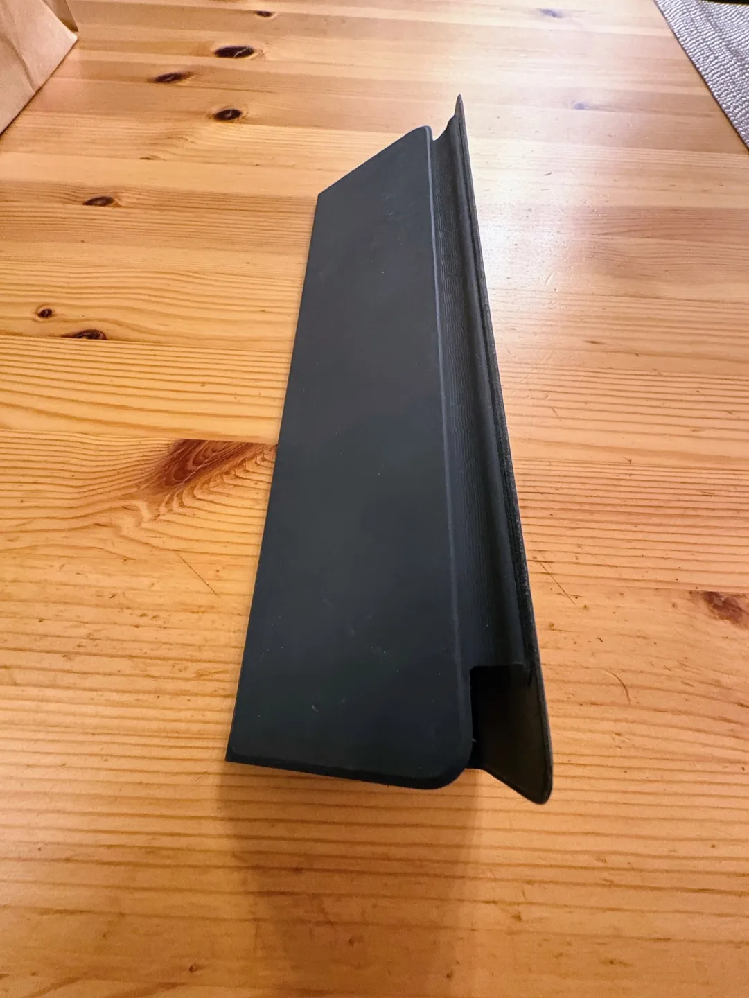 Free iPad case - Smart Folio cover for 5th generation iPad image indicator(3)