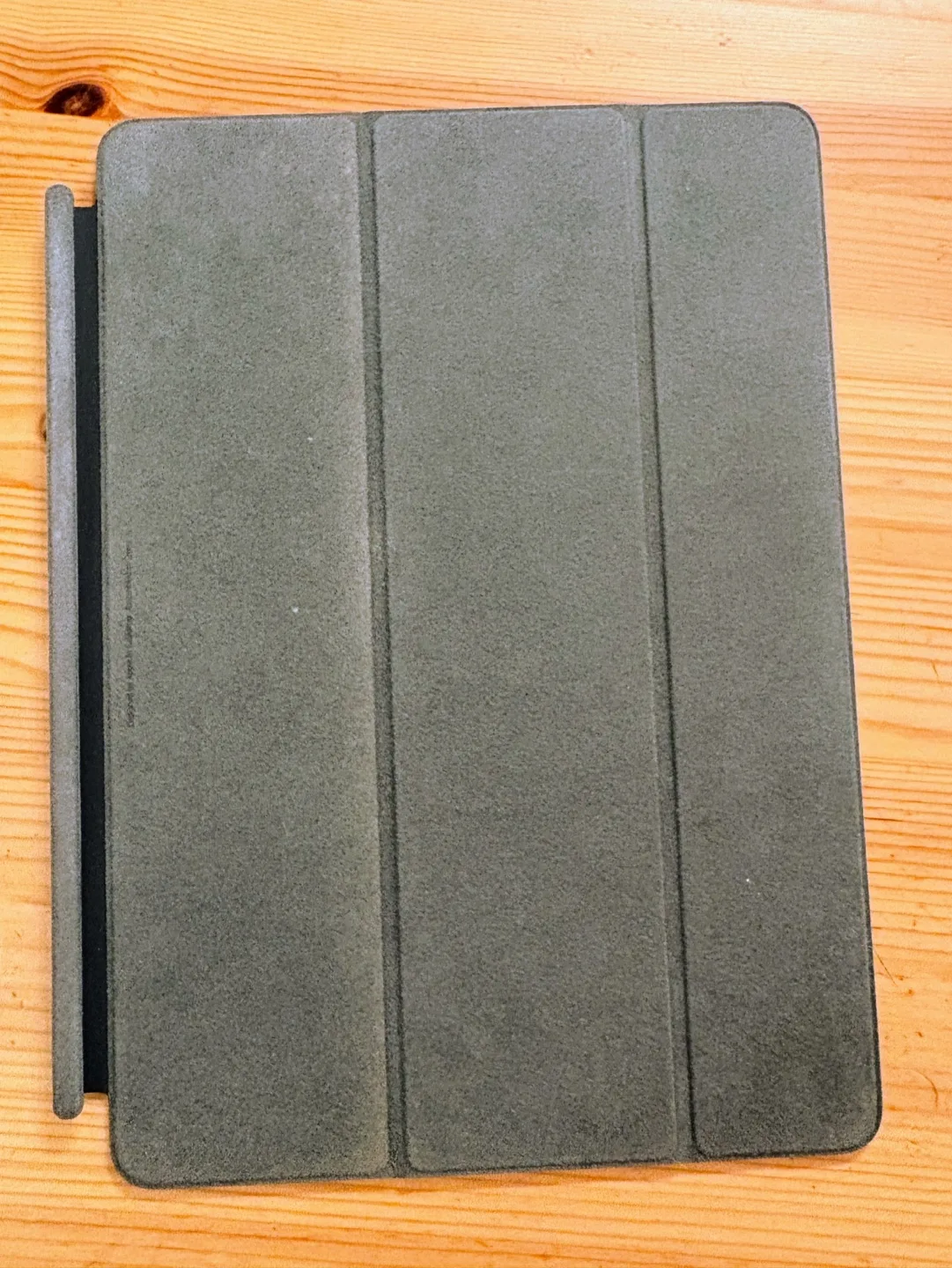 Free iPad case - Smart Folio cover for 5th generation iPad image indicator(2)