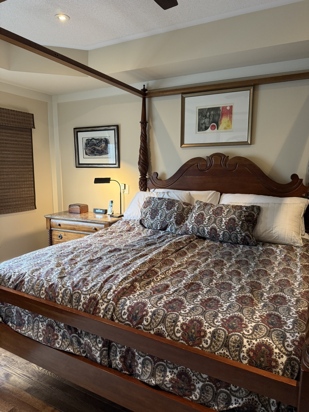 King Size Poster Bed Frame and Nightstand - photo 3
