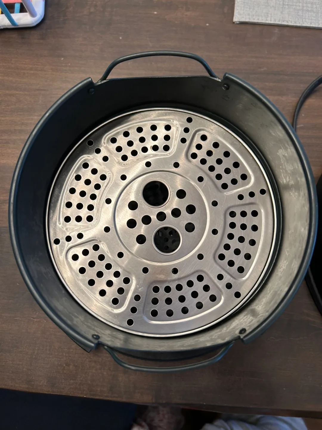 Insta pot Air fryer Lid with accessories image indicator(3)