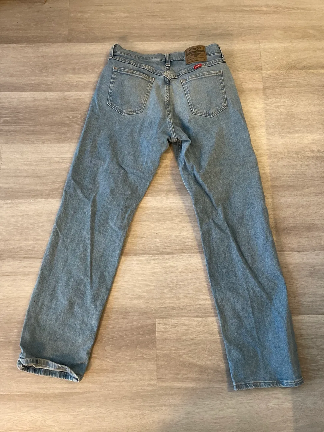 Men's Wrangler Jeans Size 30 x 32 image indicator(3)