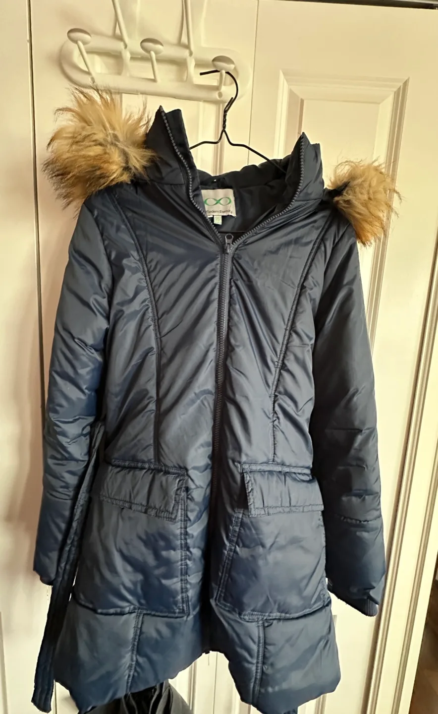 Maternity Puffer Jacket image indicator(4)