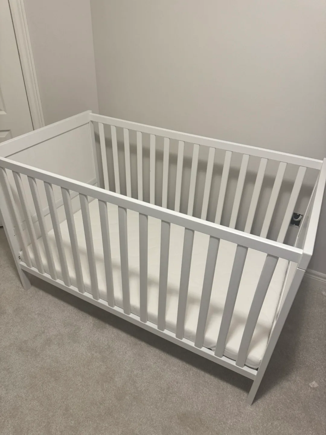 Baby cot/crib - White and mattress image indicator(2)