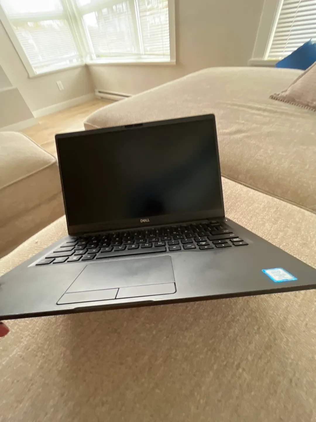 Dell Latitude 7300 Laptop image indicator(3)