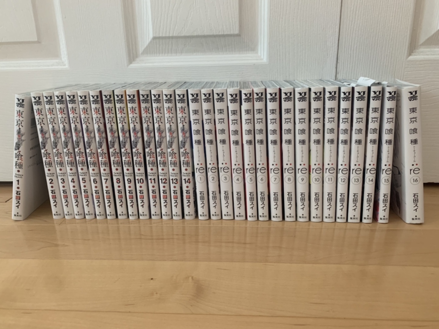 Tokyo Ghoul & Tokyo Ghoul RE: Complete Manga Series