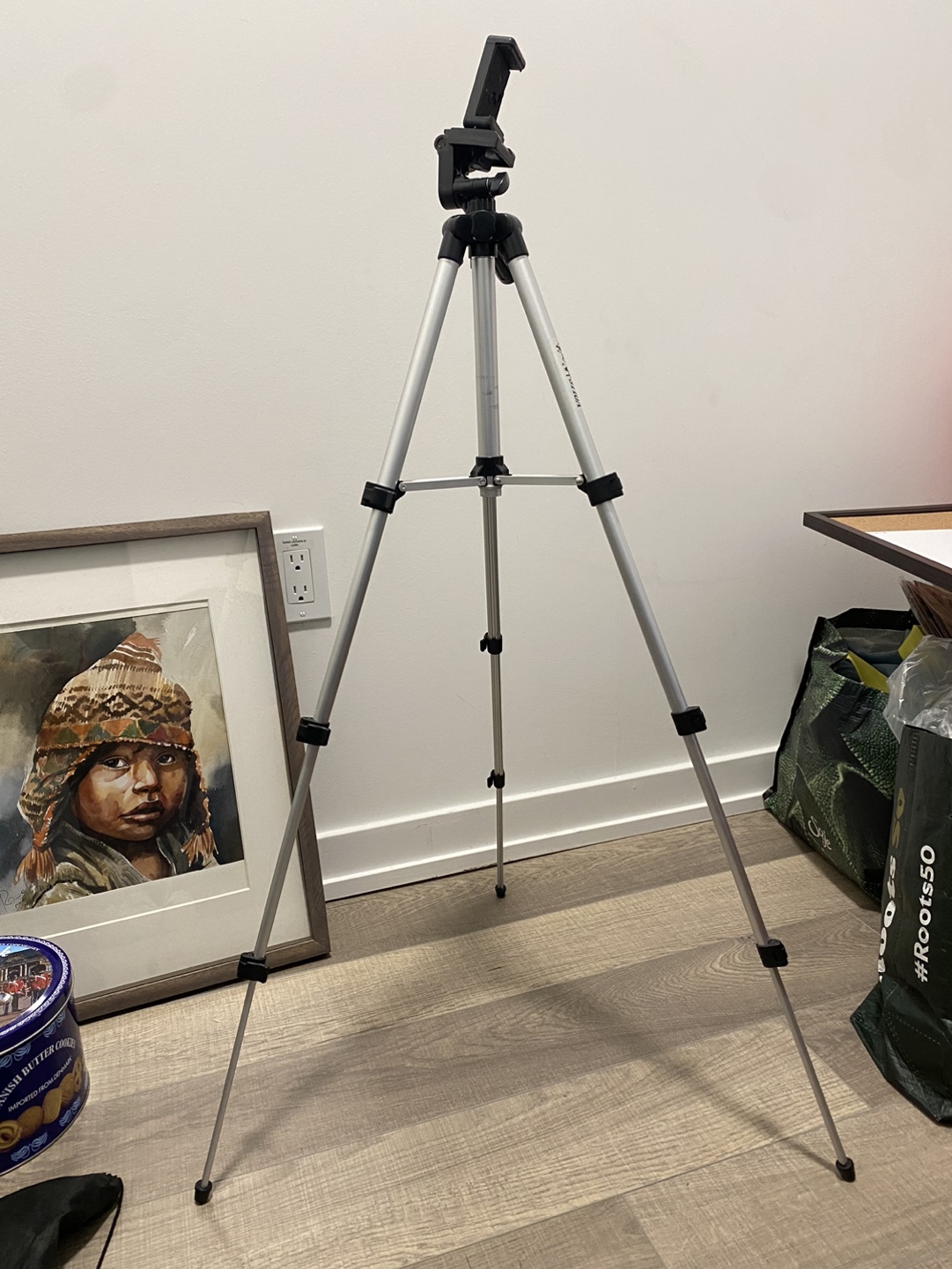Portable Tripod Stand - photo 3