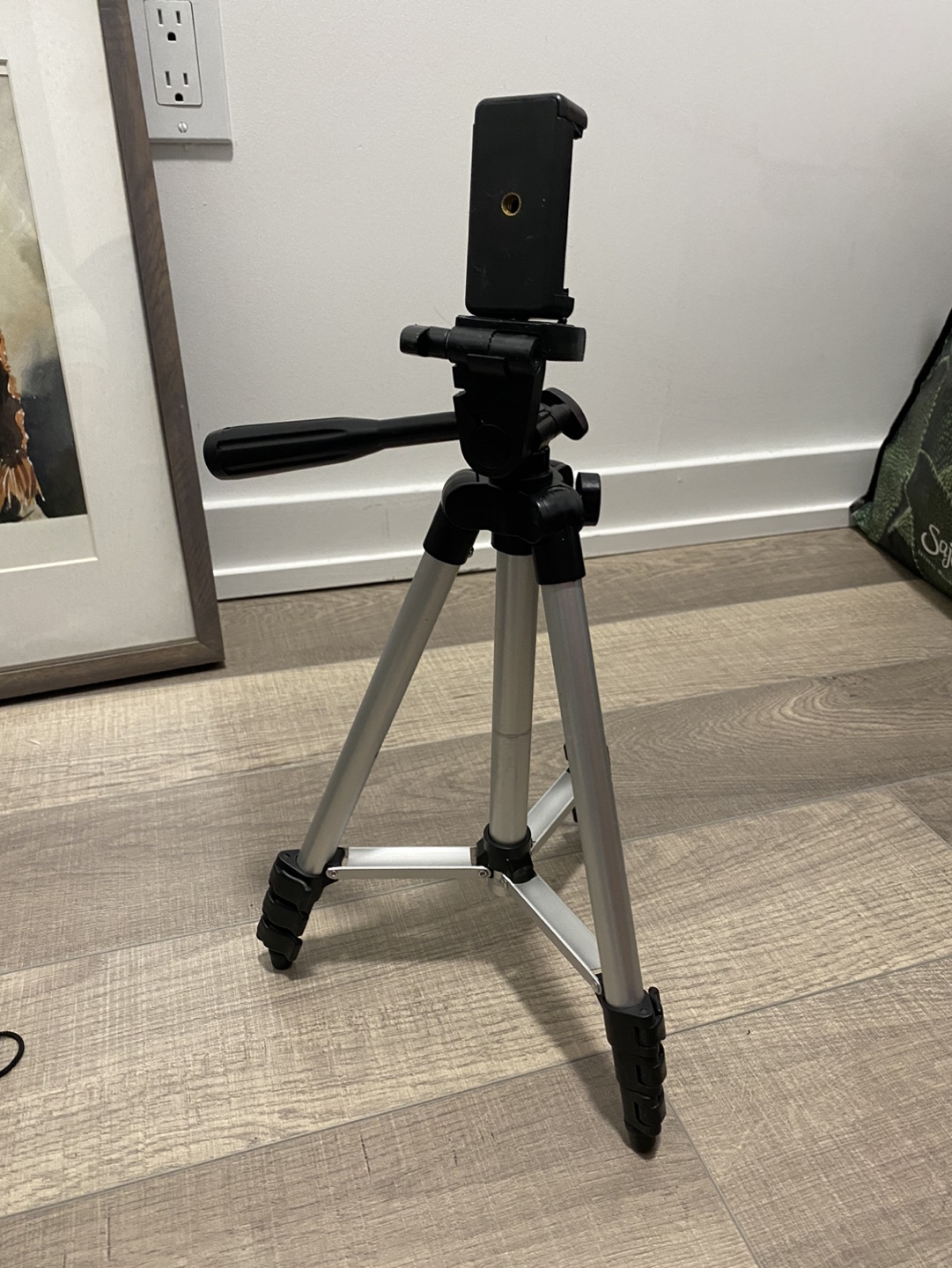 Portable Tripod Stand - photo 2
