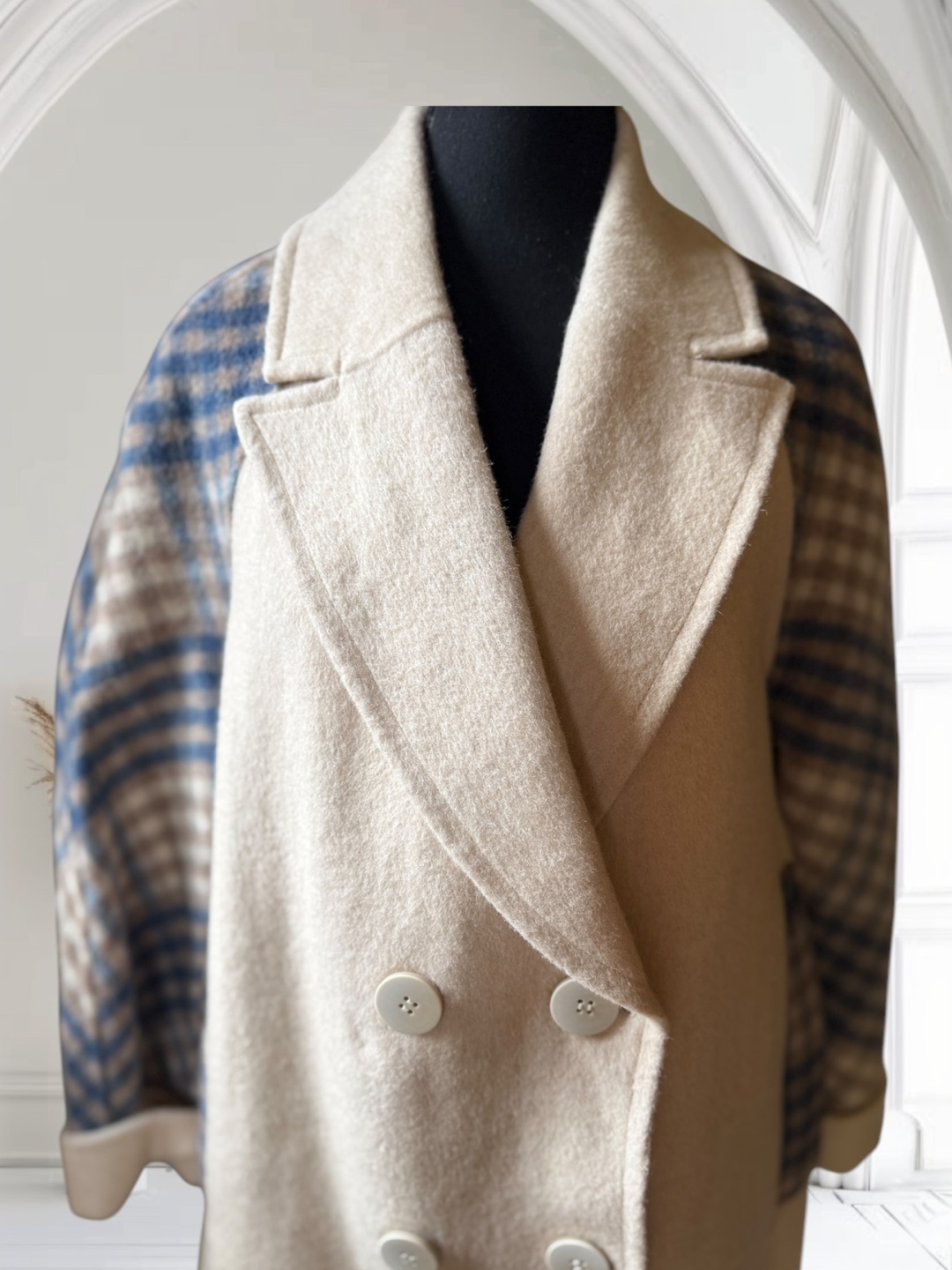 Unique Two-Tone Double-Breasted Wool Coat - photo 5