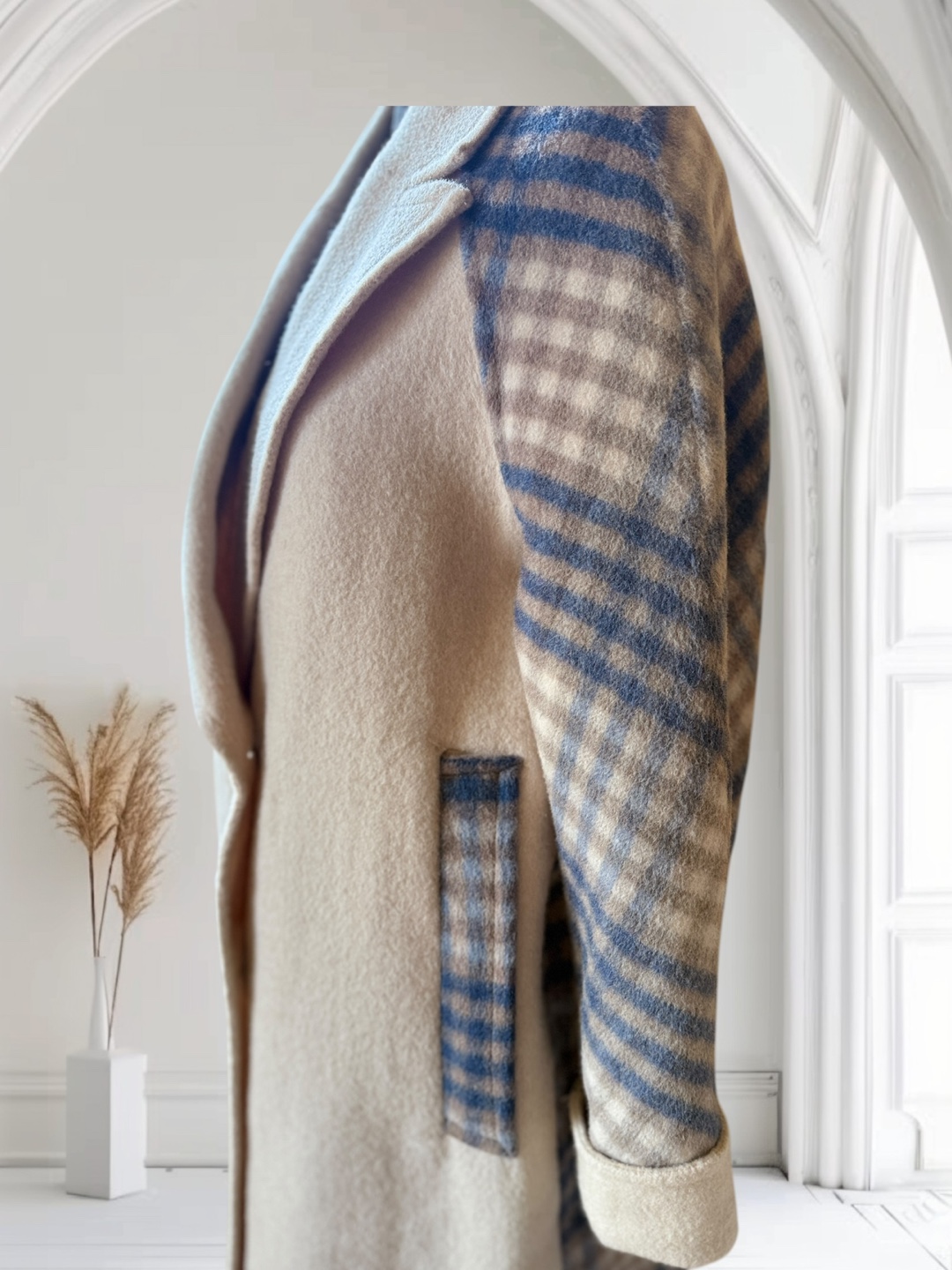 Unique Two-Tone Double-Breasted Wool Coat - photo 4