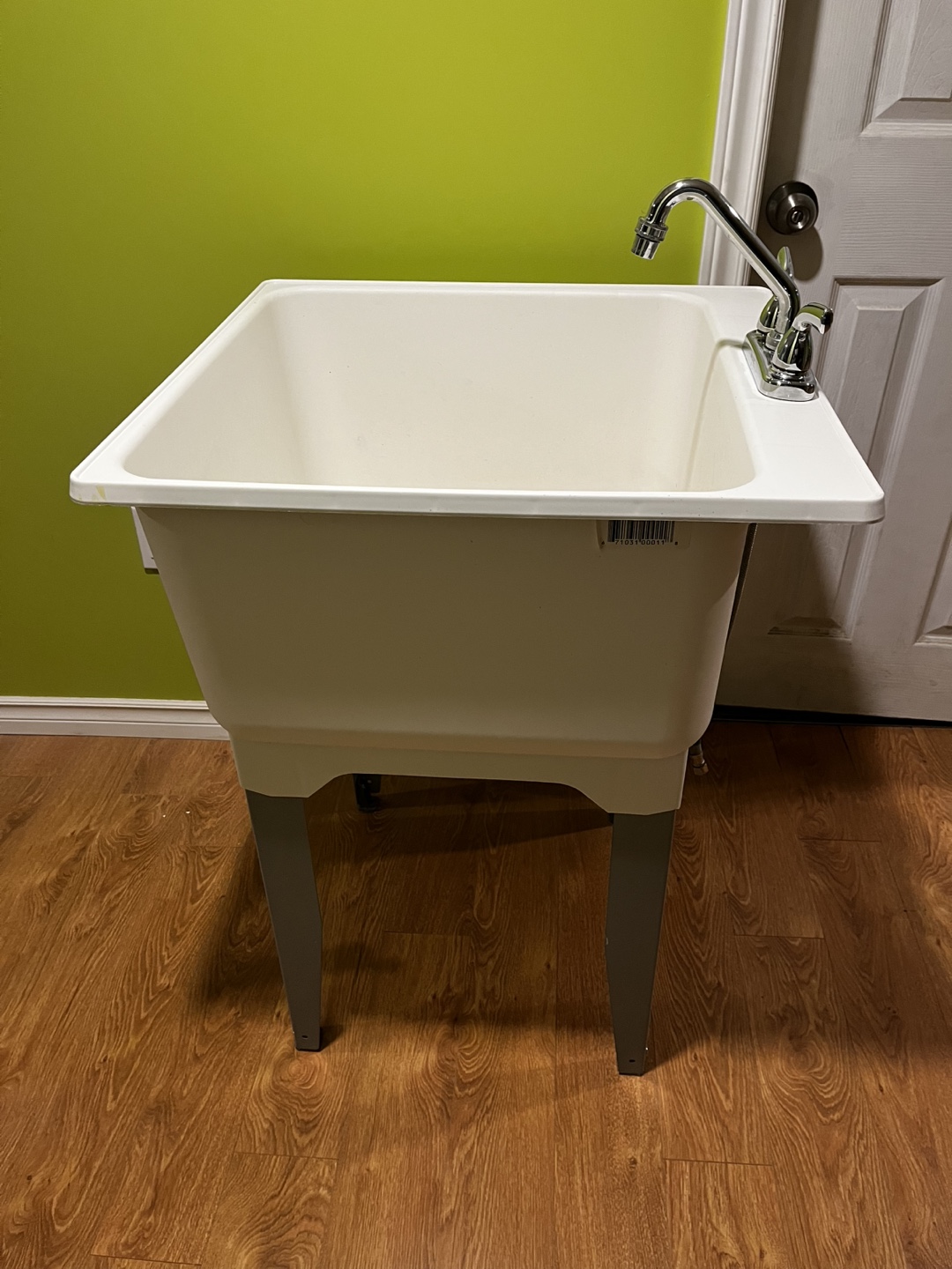 Utility Sink with Stand and Faucet - photo 2