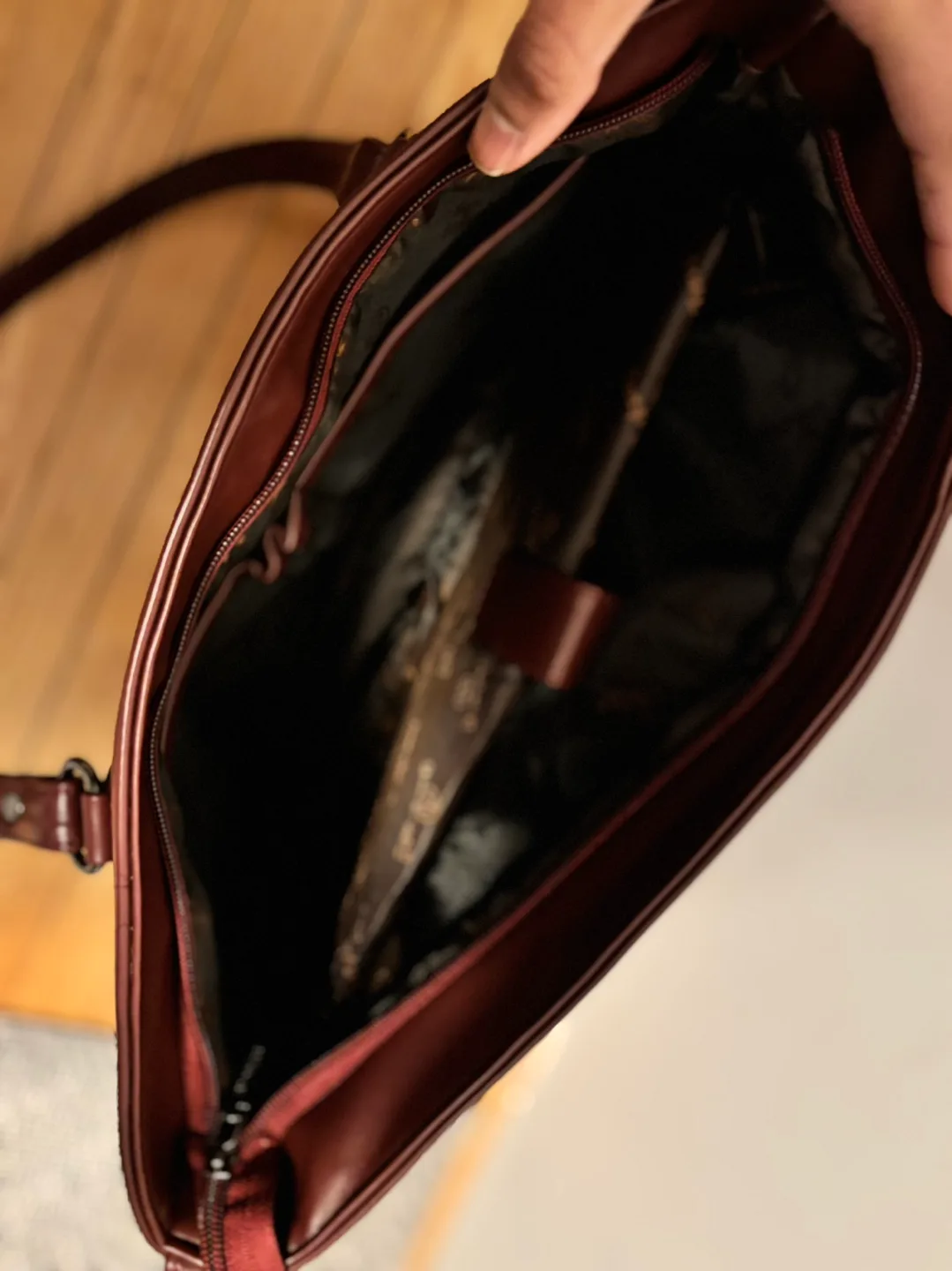 Brand new unused Brown Vegan Leather Tote Bag 🥕 image indicator(4)