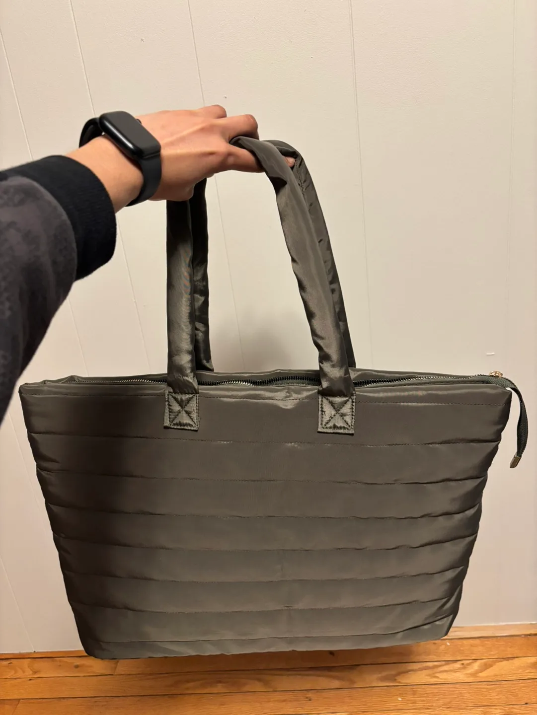 New unused Olive Green Quilted Tote Bag 🥕 image indicator(2)