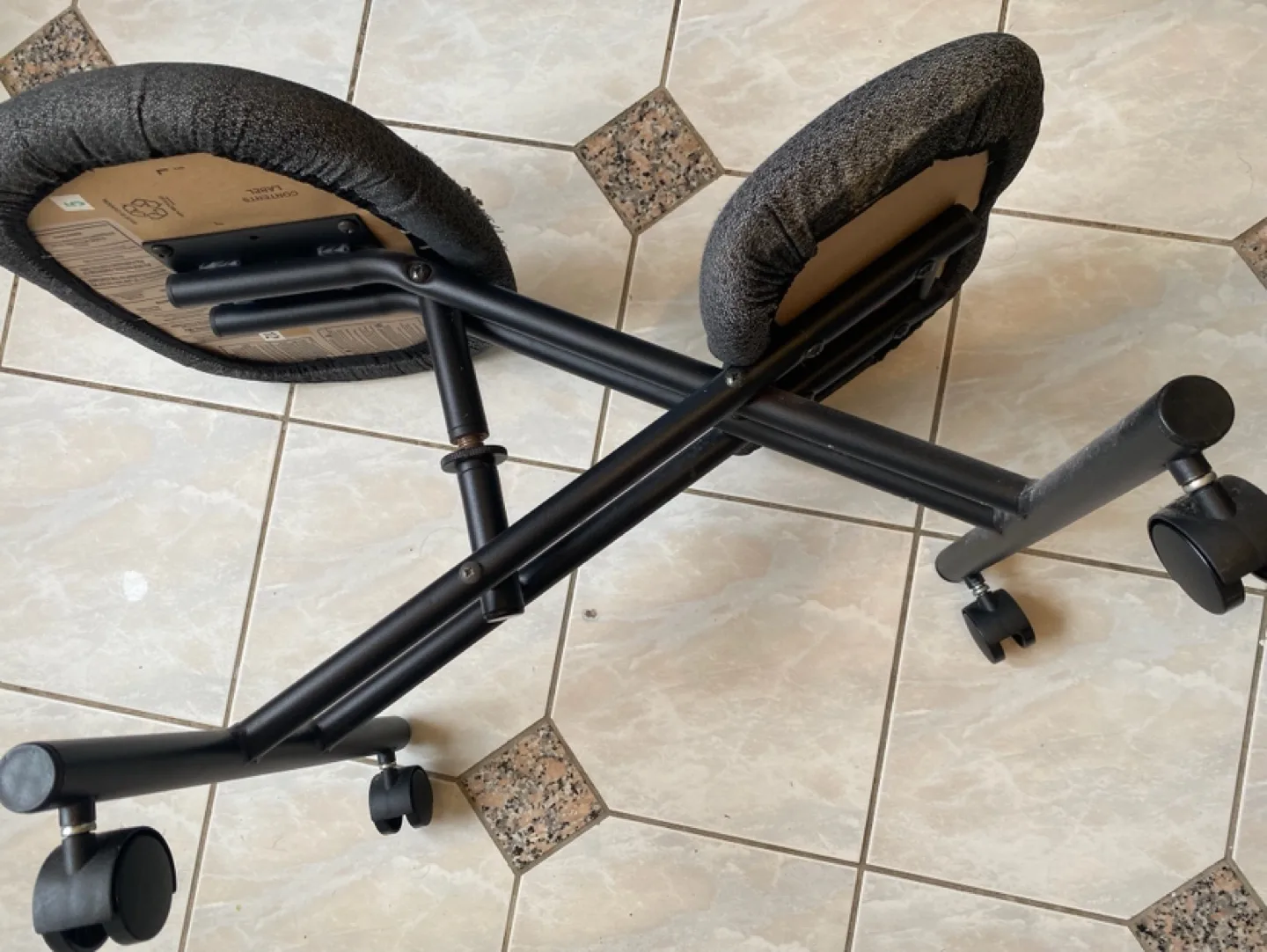 Kneeling Chair with Wheels image indicator(2)