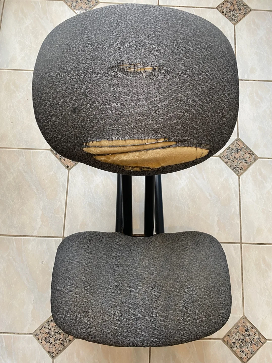Kneeling Chair with Wheels image indicator(5)
