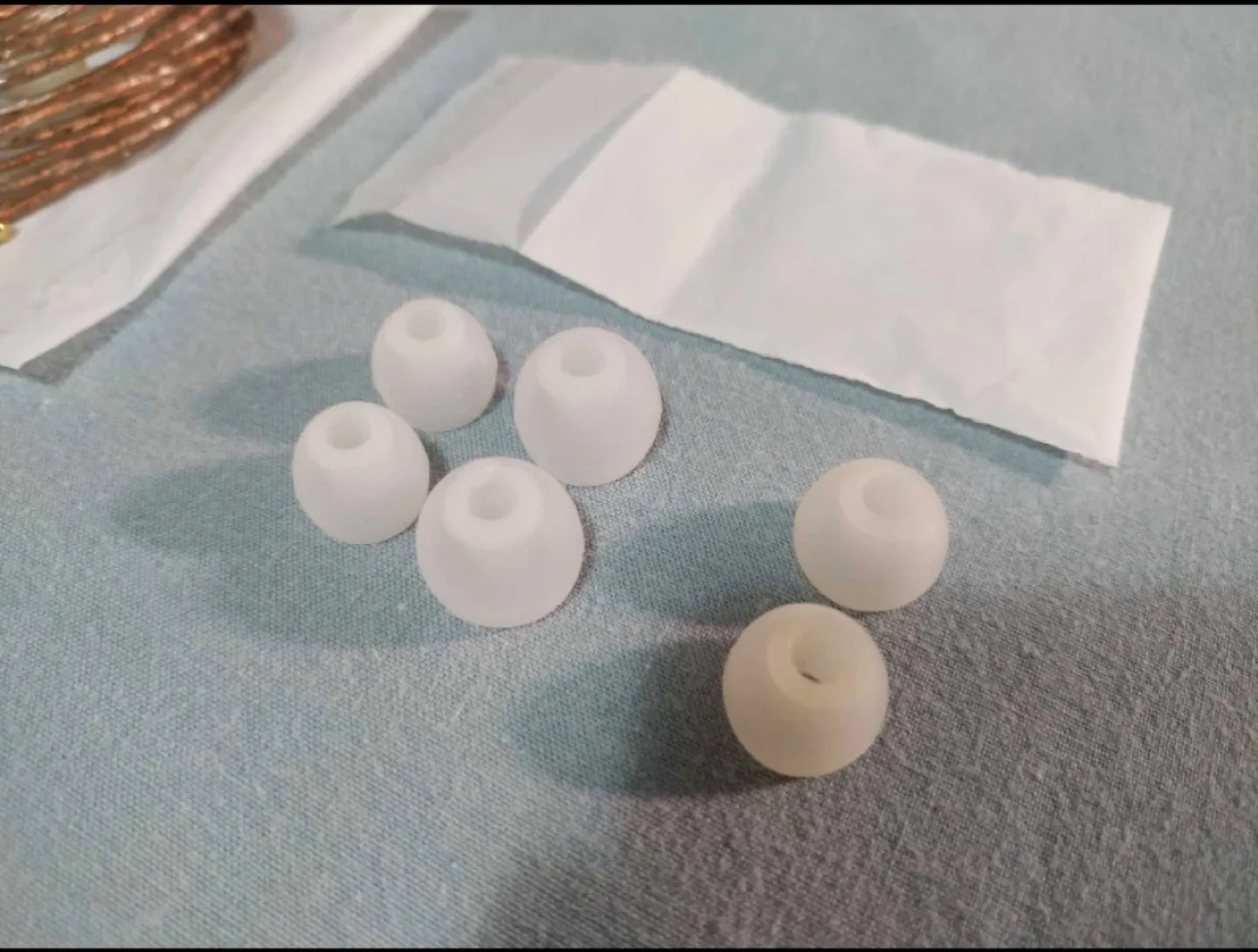 CCA CRA White In-ear Earphone IEM image indicator(3)