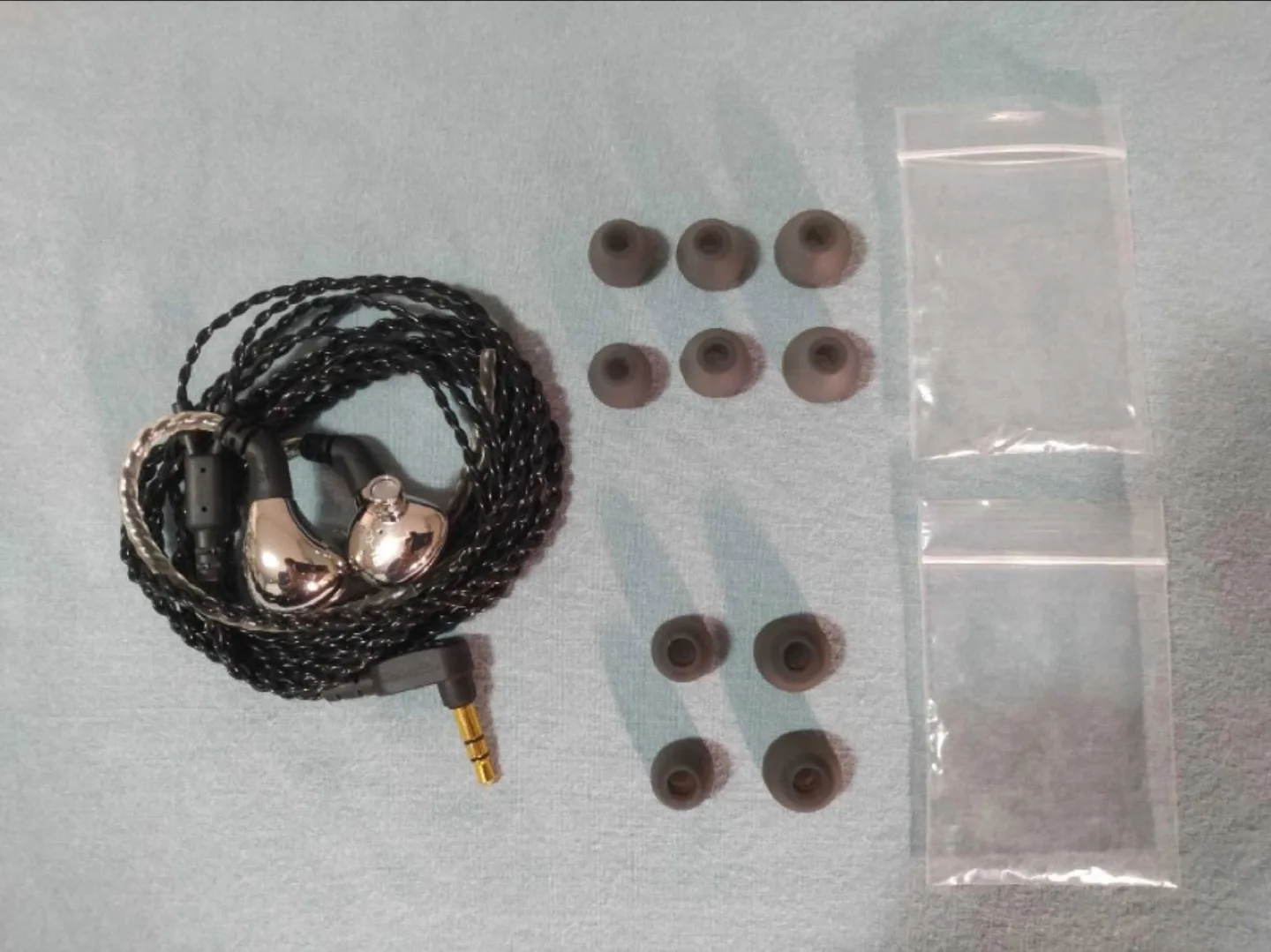 BLON BL-03 Silver In-ear Earphone IEM image indicator(2)