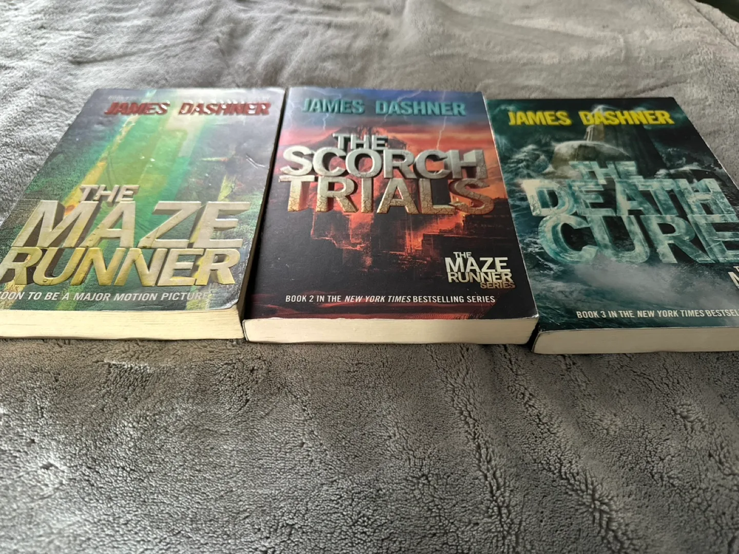 The Maze Runner Series - 3 Books image indicator(2)