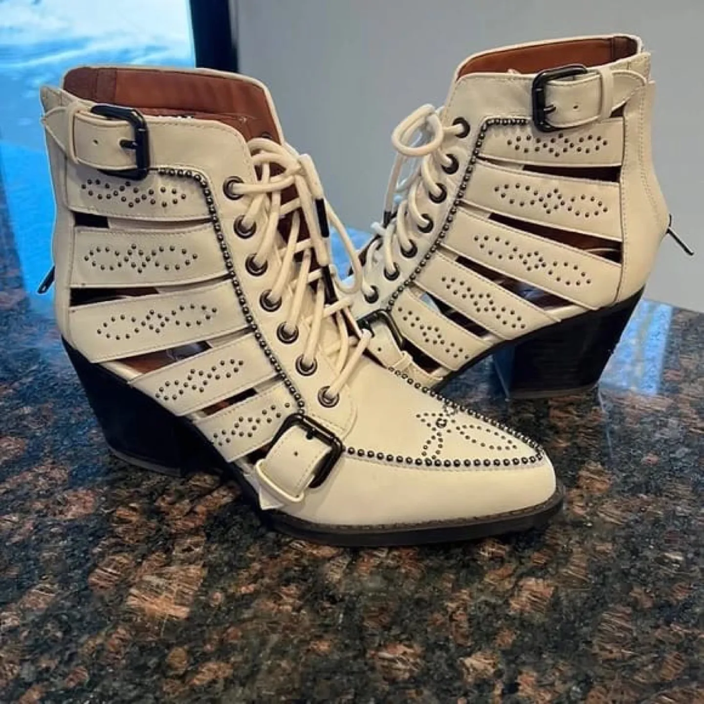 🥕Original Coach Brand New Leather Cut-Out Ankle Boots image indicator(2)