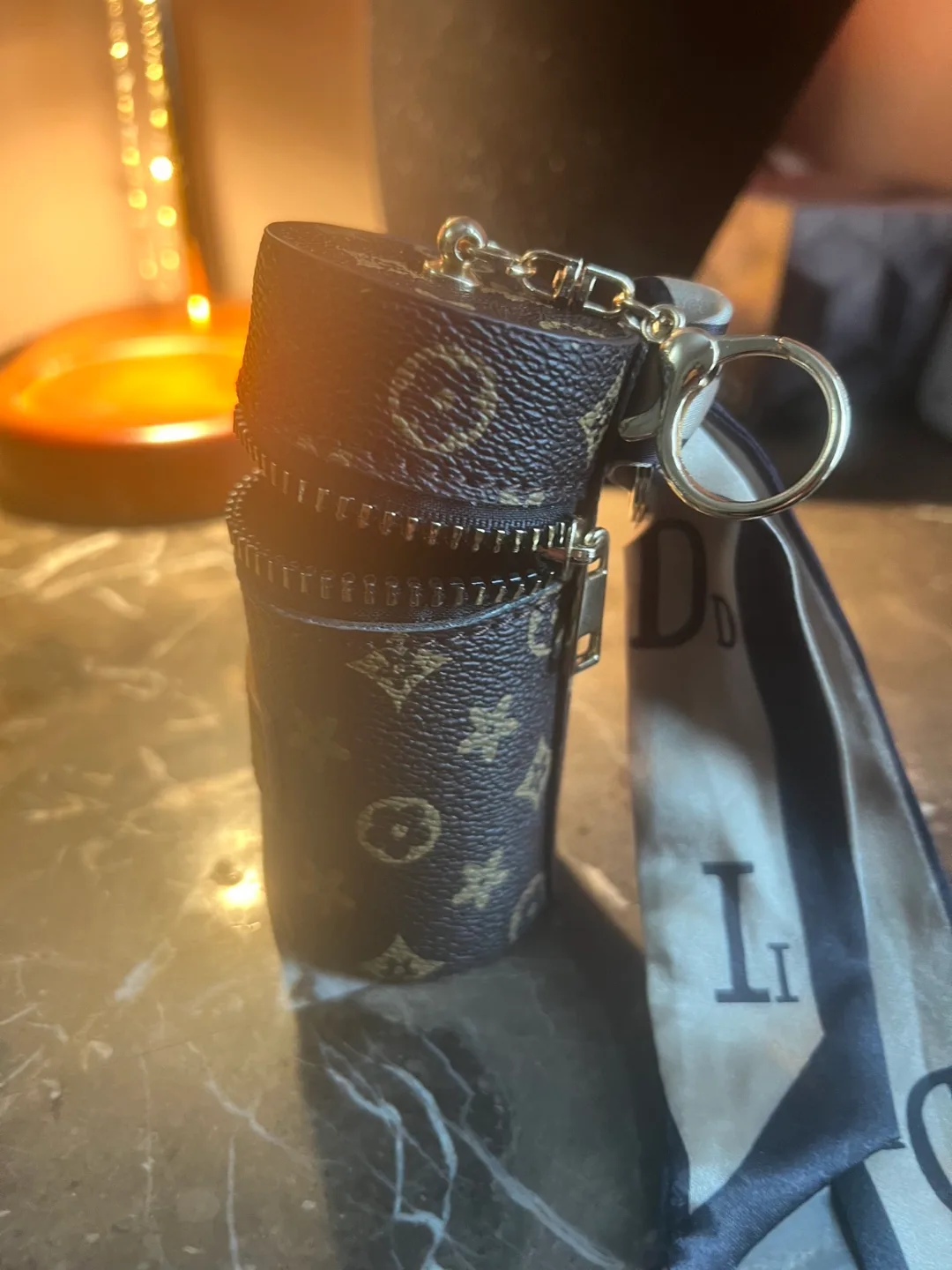 Ralph and Russo Vogue New Famous Keychain image indicator(2)