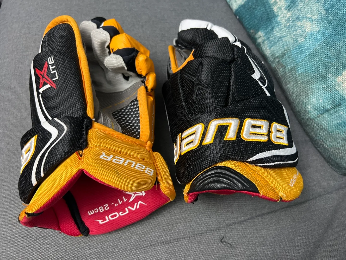 Bauer Vapor X Lite Hockey Gloves - 11" thumbnail