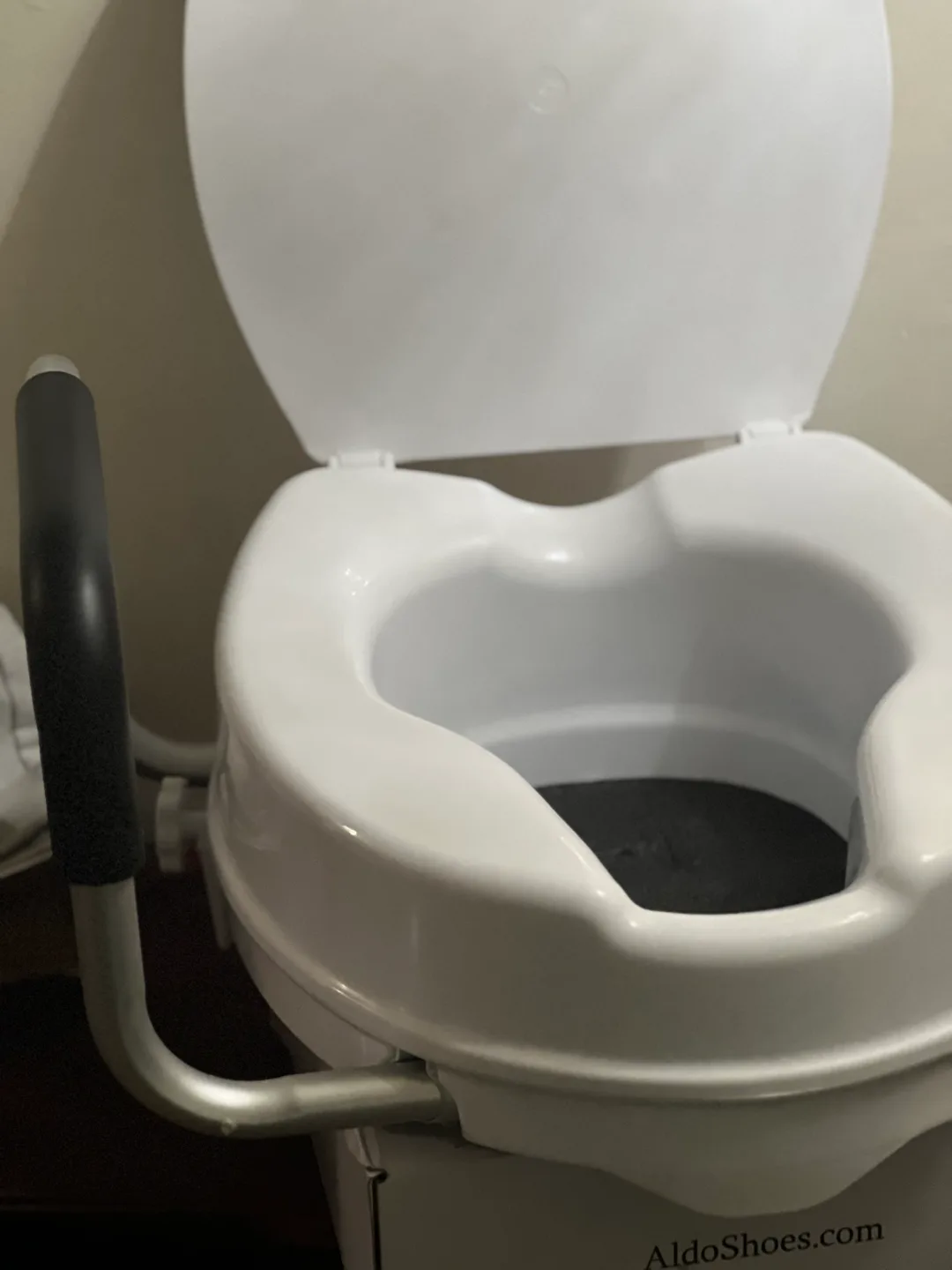 Elevated Toilet Seat with Handles image indicator(2)