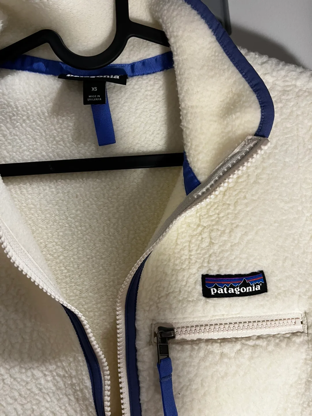 Patagonia Women's Retro Pile Fleece Marsupial Pullover image indicator(3)