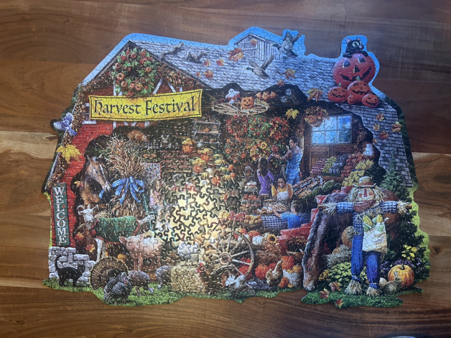 Bits and Pieces 750-Piece Shaped Fall Harvest Barn Puzzle - photo 2