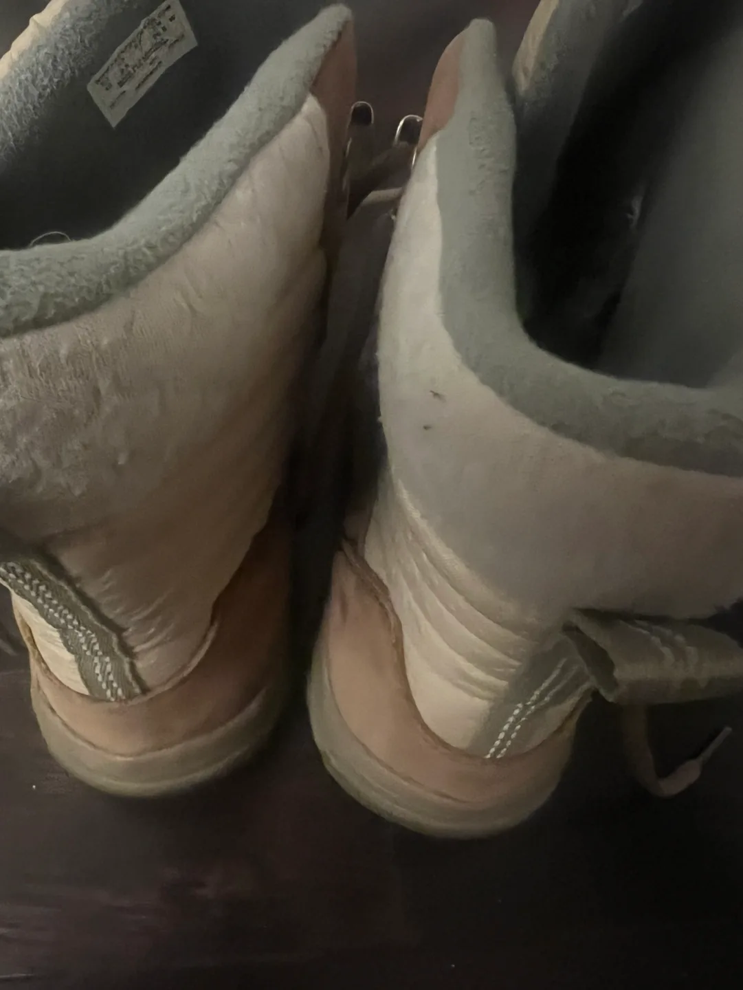 KEEN Women's Winter Boots Size 9.5 image indicator(4)